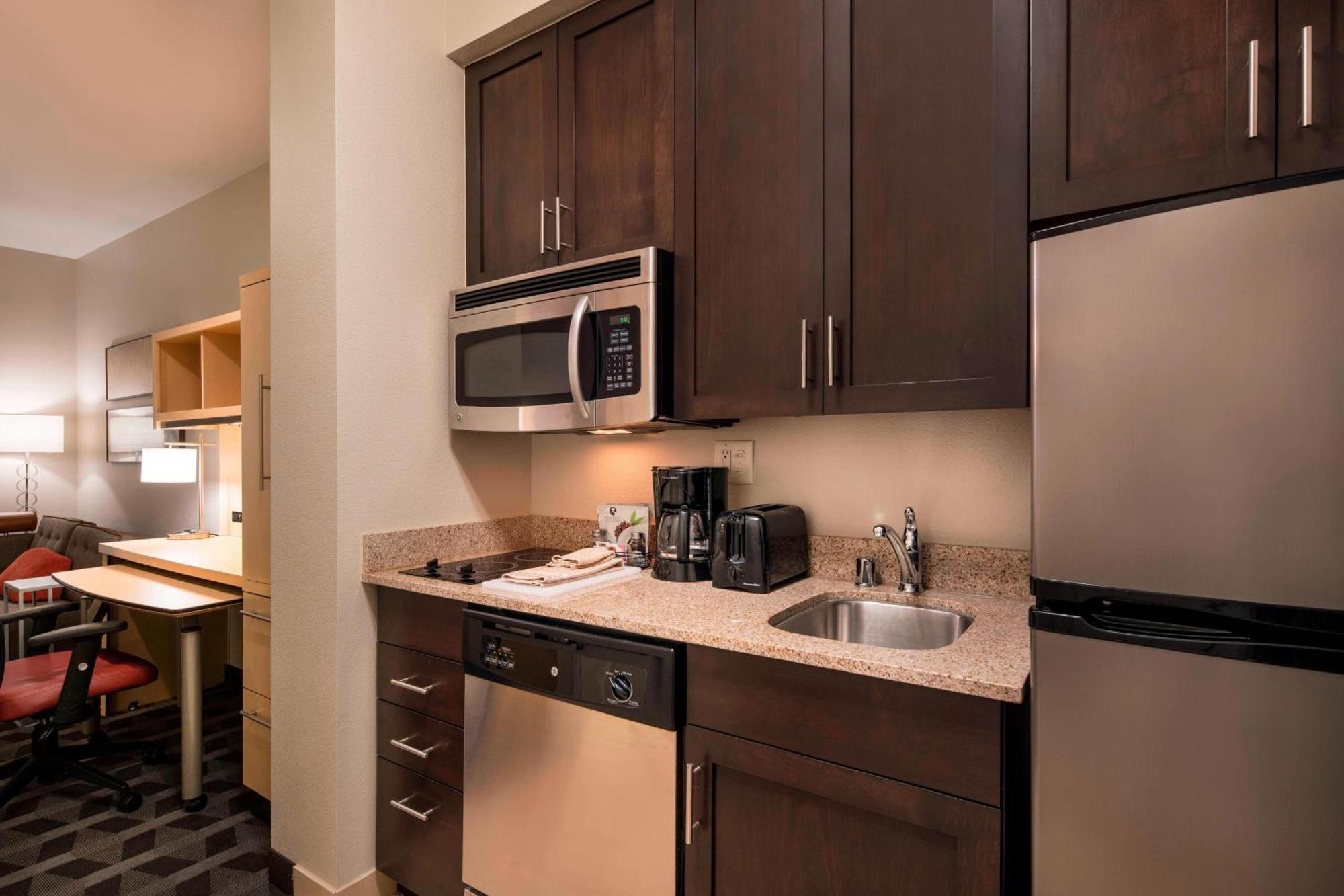 Towneplace Suites By Marriott San Diego Carlsbad / Vista Exterior photo
