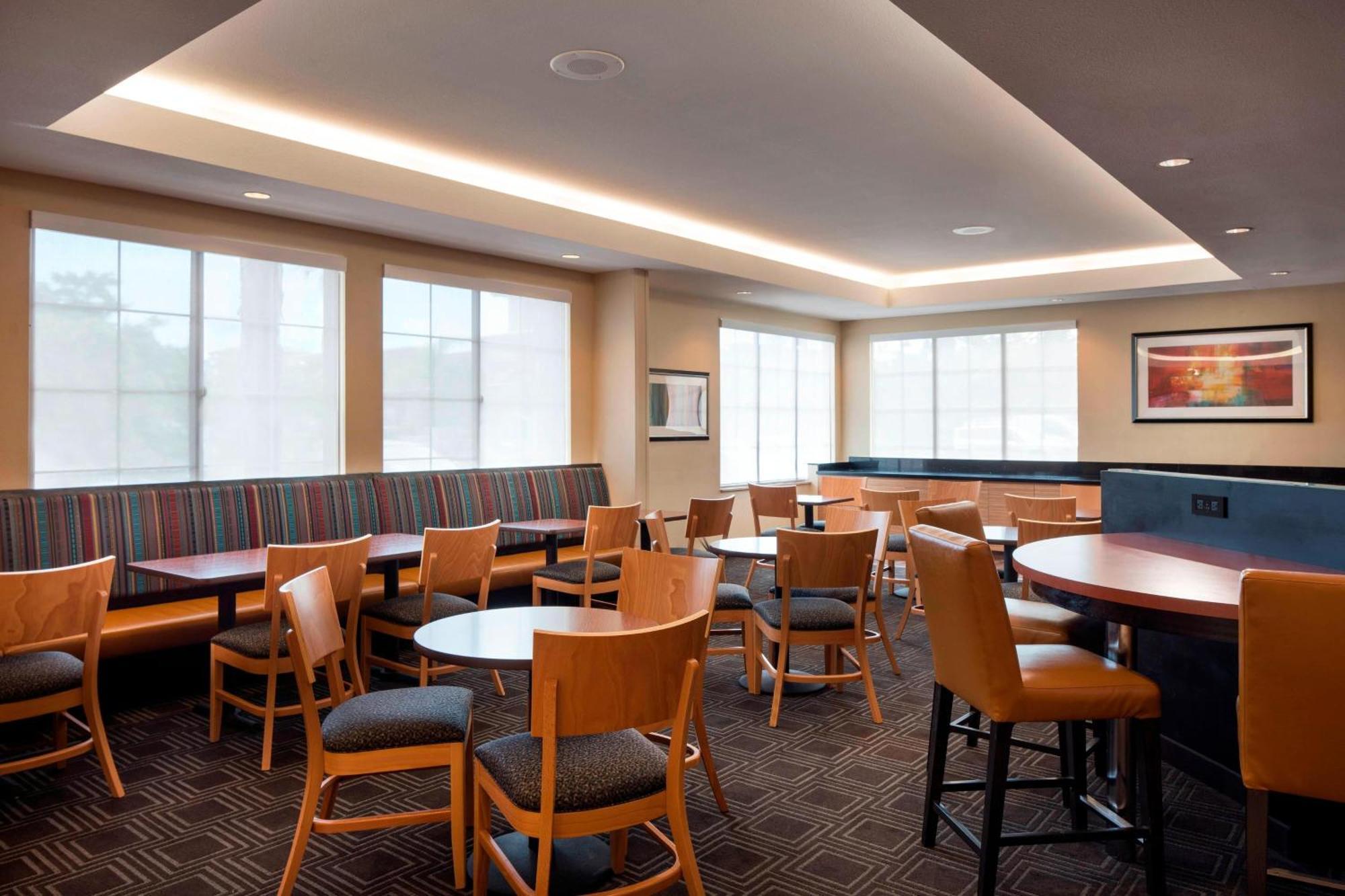 Towneplace Suites By Marriott San Diego Carlsbad / Vista Exterior photo