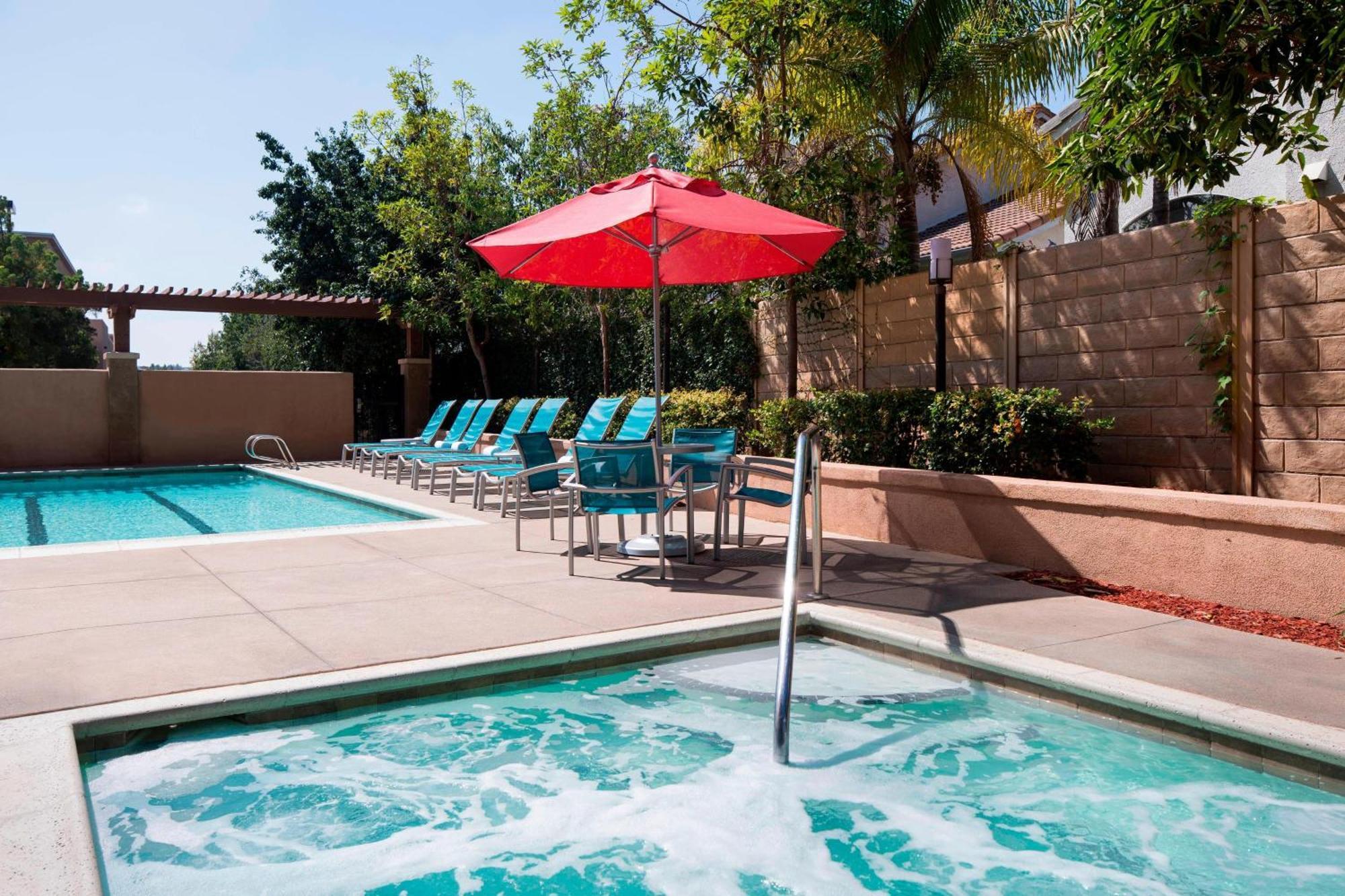 Towneplace Suites By Marriott San Diego Carlsbad / Vista Exterior photo