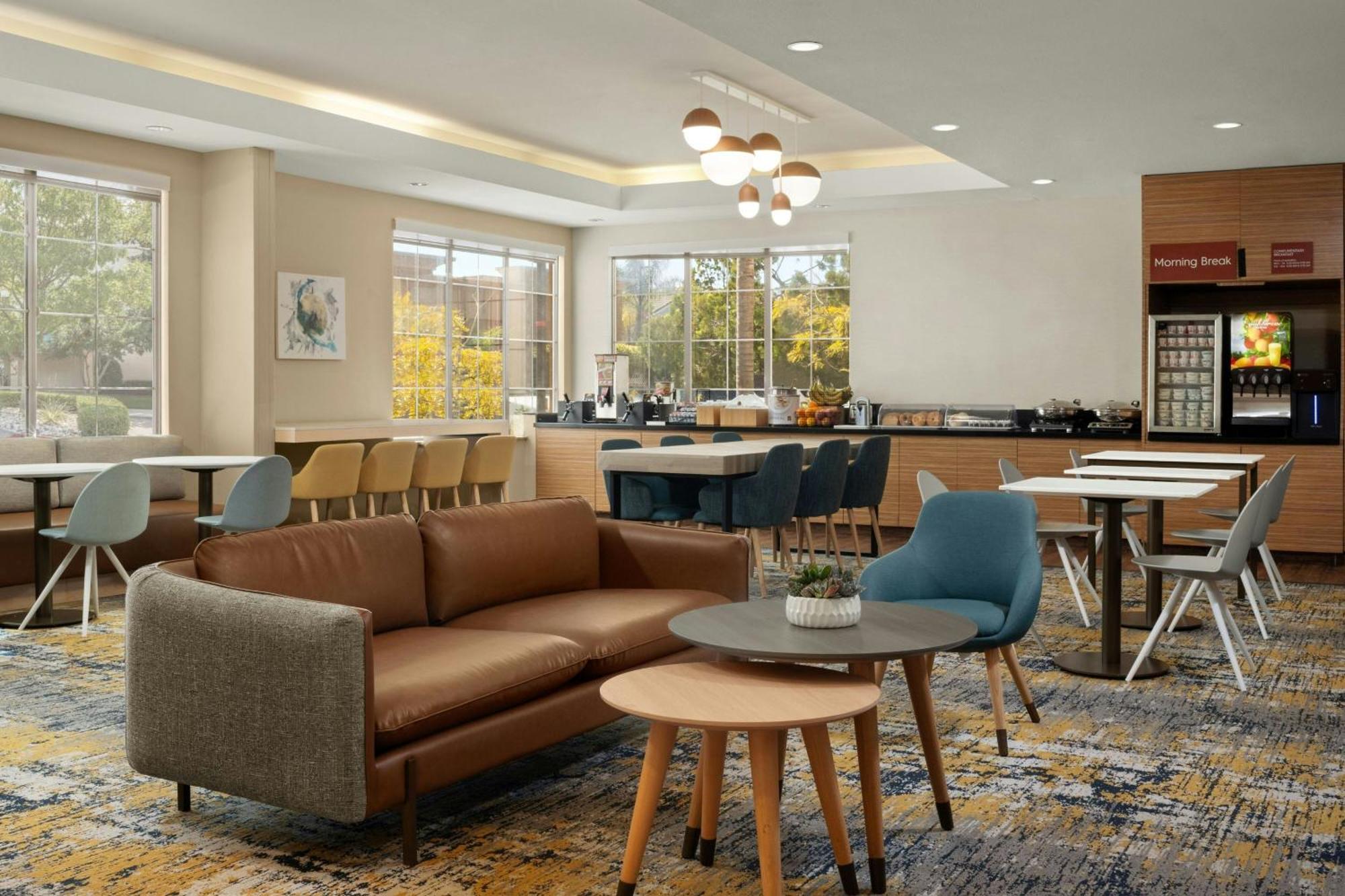 Towneplace Suites By Marriott San Diego Carlsbad / Vista Exterior photo