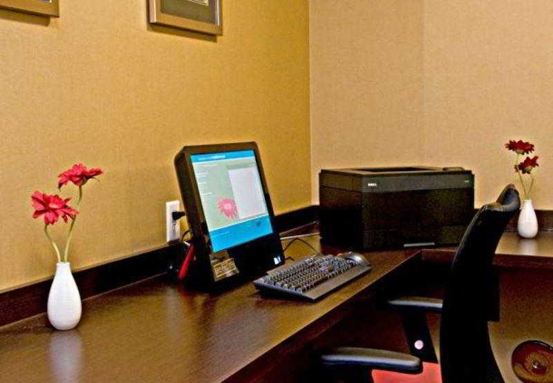 Towneplace Suites By Marriott San Diego Carlsbad / Vista Facilities photo