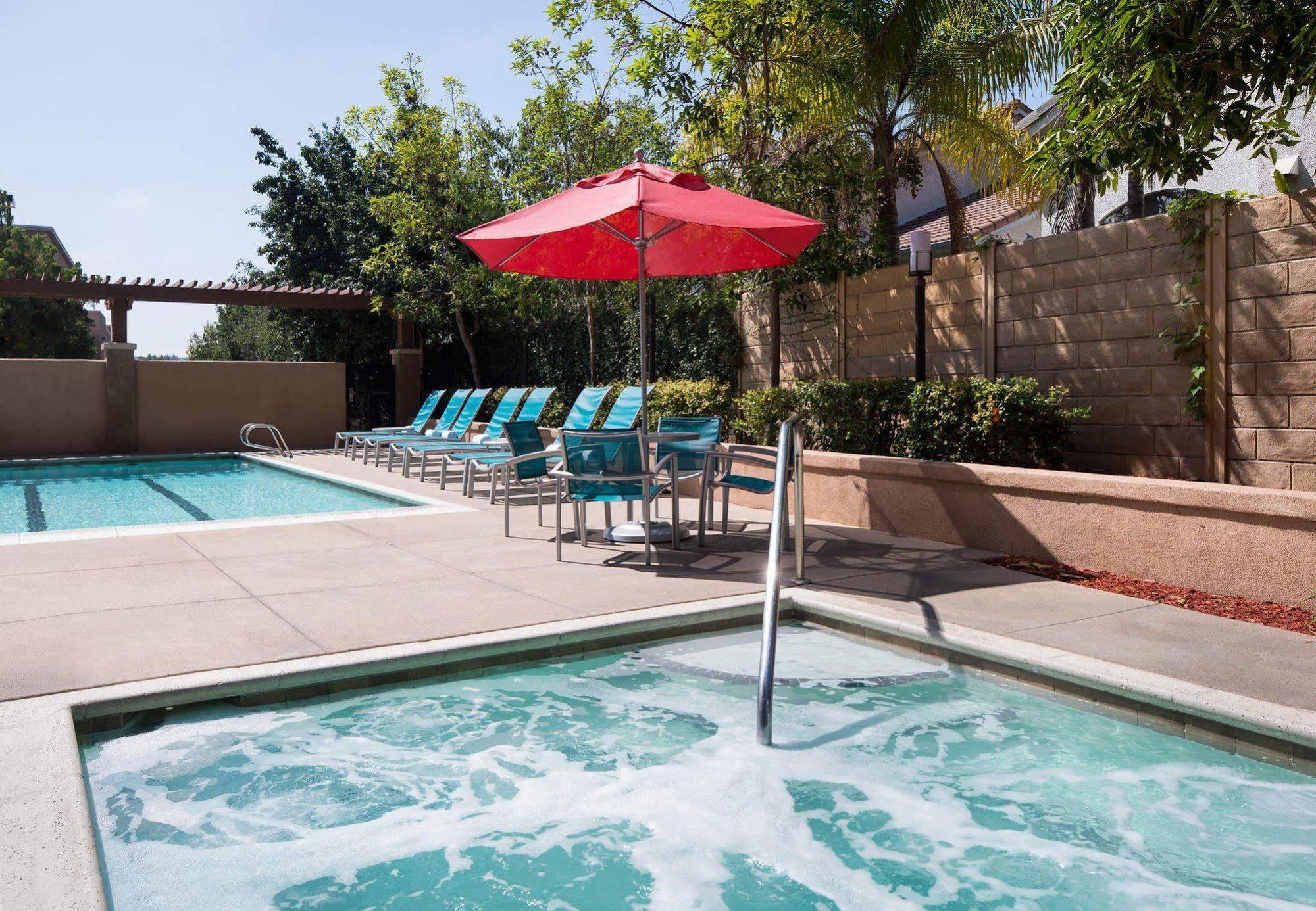 Towneplace Suites By Marriott San Diego Carlsbad / Vista Exterior photo